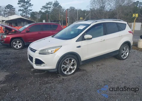 2013 Ford Escape Titanium z USA, uszkodzony, nr VIN 1FMCU9J97DUB42682